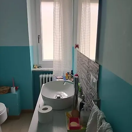 Camera In Bilocale Con Bagno In Comune Gasthuis Torre Pellice