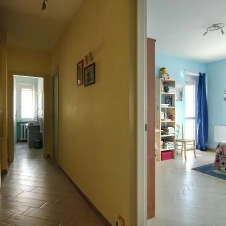 Camera In Bilocale Con Bagno In Comune Konukevi